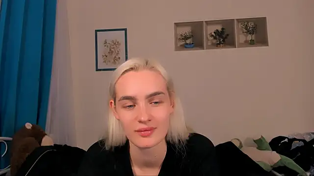 OliviaKisss online show from June 16, 2026, 8:55 pm
