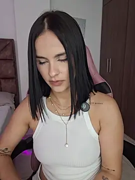 Snapshot of heyshaa chatting on July 15, 2026, 10:48 pm heyshaa online show from July 15, 2026, 10:48 pm