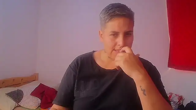 Yessi rousse online show from October 6, 2025, 8:06 pm