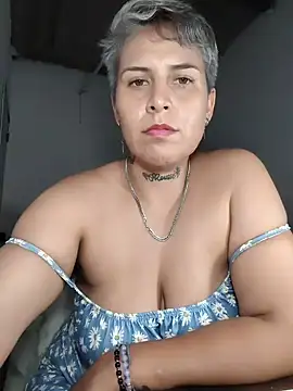 Yessi rousse online show from May 15, 2026, 11:01 pm
