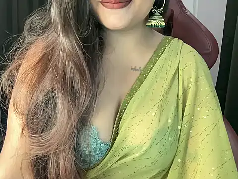 Snapshot of shanayaaa_1 chatting on June 17, 2026, 7:26 pm shanayaaa 1 online show from June 17, 2026, 7:26 pm