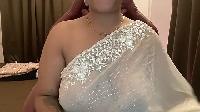 Snapshot of shanayaaa_1 chatting on August 2, 2026, 10:35 am shanayaaa 1 online show from August 2, 2026, 10:35 am