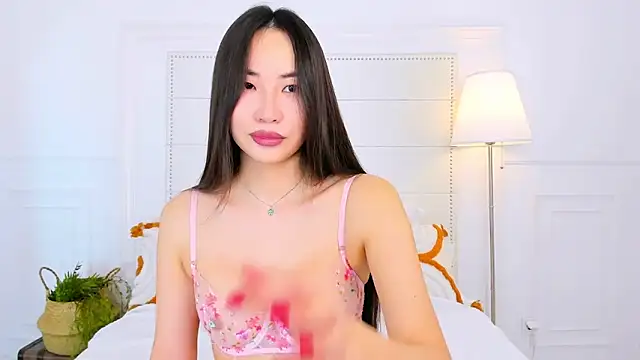 Snapshot of NaomiYuu chatting on February 6, 2026, 2:27 am NaomiYuu online show from February 6, 2026, 2:27 am