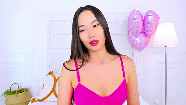 Snapshot of NaomiYuu chatting on February 26, 2026, 2:43 am NaomiYuu online show from February 26, 2026, 2:43 am