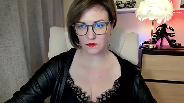 feliziaDesire online show from November 18, 2025, 1:04 pm