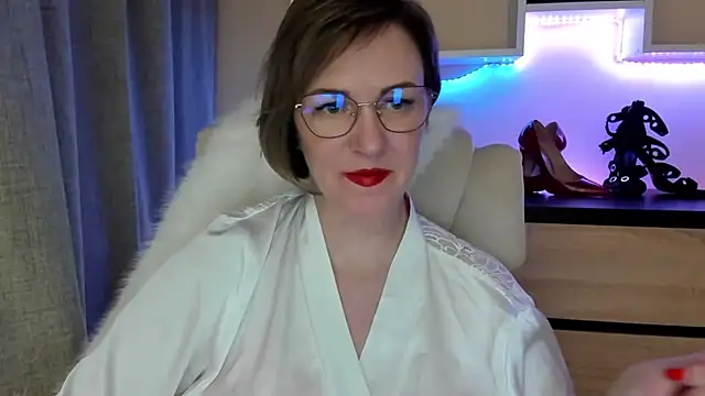 feliziaDesire online show from February 9, 2026, 1:59 pm