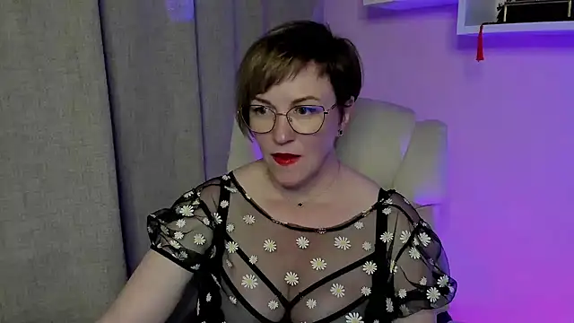 feliziaDesire online show from June 3, 2026, 5:07 pm