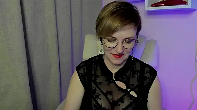 Snapshot of feliziaDesire chatting on June 25, 2026, 1:04 pm feliziaDesire online show from June 25, 2026, 1:04 pm