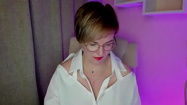 Snapshot of feliziaDesire chatting on July 9, 2026, 5:44 am feliziaDesire online show from July 9, 2026, 5:44 am