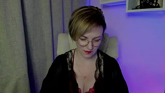 Snapshot of feliziaDesire chatting on July 21, 2026, 1:24 pm feliziaDesire online show from July 21, 2026, 1:24 pm
