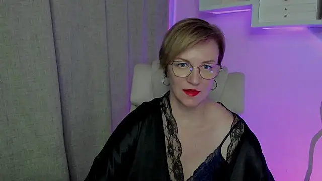 Snapshot of feliziaDesire chatting on August 3, 2026, 3:38 pm feliziaDesire online show from August 3, 2026, 3:38 pm