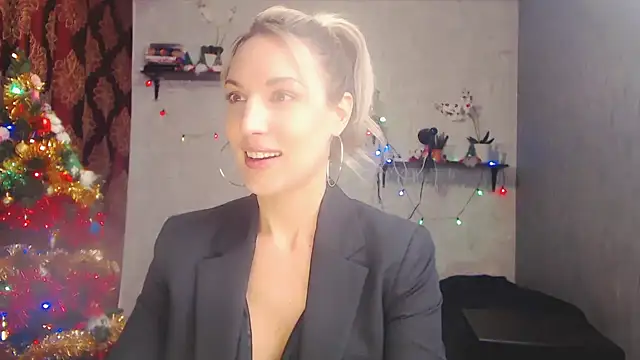 Snapshot of MillaXQueen chatting on December 16, 2024, 7:26 am MillaXQueen online show from December 16, 2024, 7:26 am