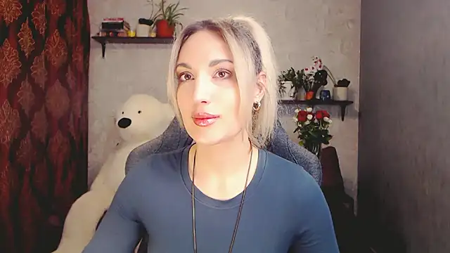 Snapshot of MillaXQueen chatting on March 10, 2025, 2:16 pm MillaXQueen online show from March 10, 2025, 2:16 pm