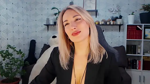 MillaXQueen online show from February 26, 2026, 3:22 pm