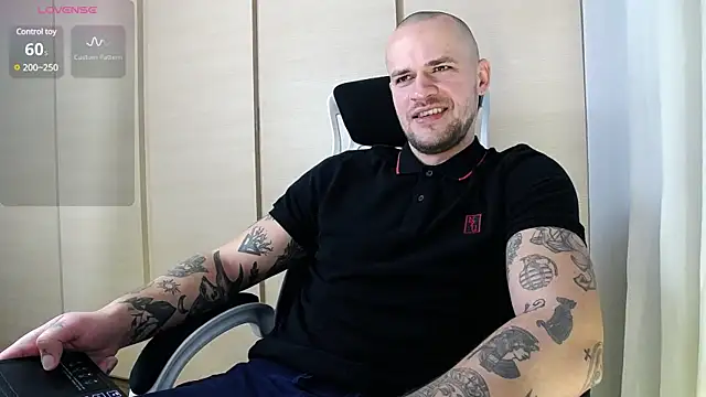 Snapshot of FindomJason chatting on December 20, 2024, 7:44 am FindomJason online show from December 20, 2024, 7:44 am