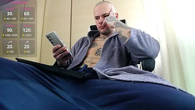 Snapshot of FindomJason chatting on January 4, 2025, 8:17 am FindomJason online show from January 4, 2025, 8:17 am