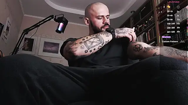 Snapshot of FindomJason chatting on October 5, 2025, 4:16 pm FindomJason online show from October 5, 2025, 4:16 pm