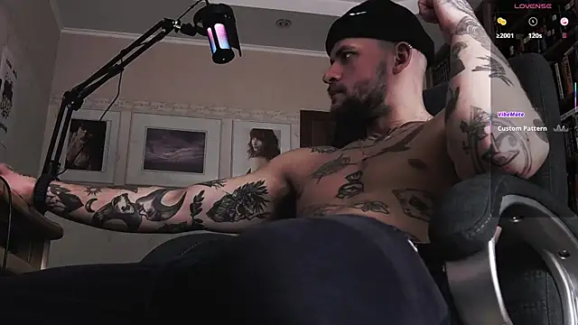 Snapshot of FindomJason chatting on November 12, 2025, 3:23 pm FindomJason online show from November 12, 2025, 3:23 pm