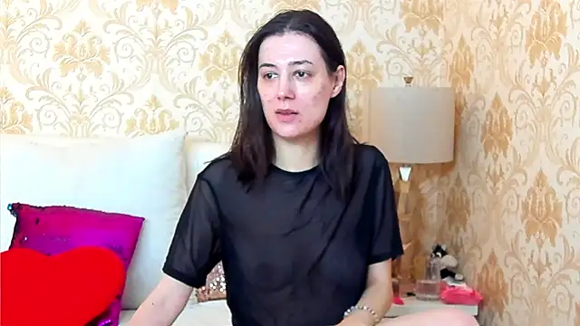 JuliaHunts online show from January 9, 2026, 5:54 am