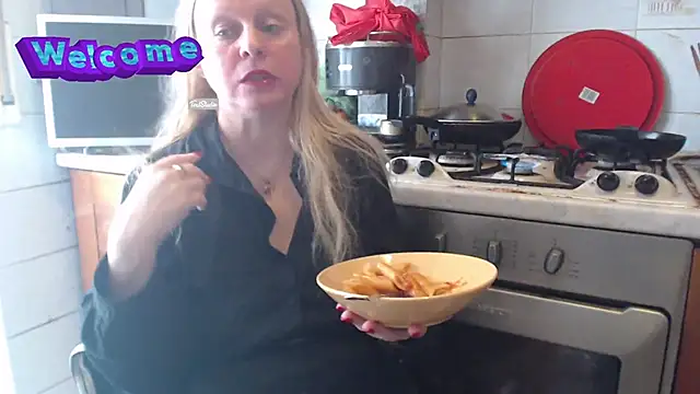 martachatte online show from February 17, 2025, 9:56 am