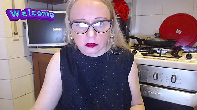 martachatte online show from February 18, 2025, 4:48 pm