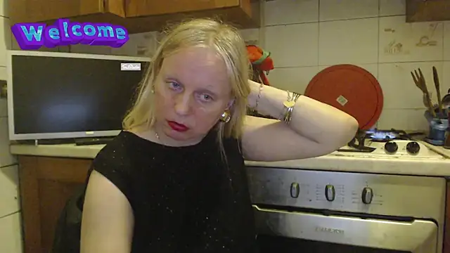 martachatte online show from February 25, 2025, 7:03 pm