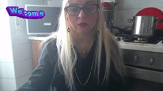 martachatte online show from February 28, 2025, 1:47 pm