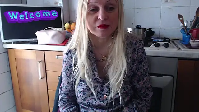 martachatte online show from March 3, 2025, 9:11 am