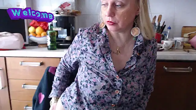 martachatte online show from March 3, 2025, 3:20 pm