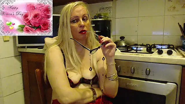 martachatte online show from March 7, 2025, 7:05 pm