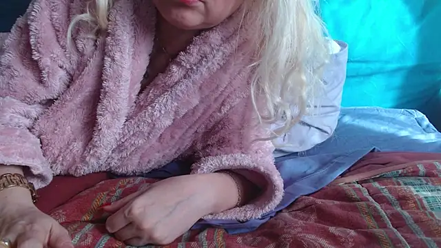 martachatte online show from May 1, 2026, 3:49 pm