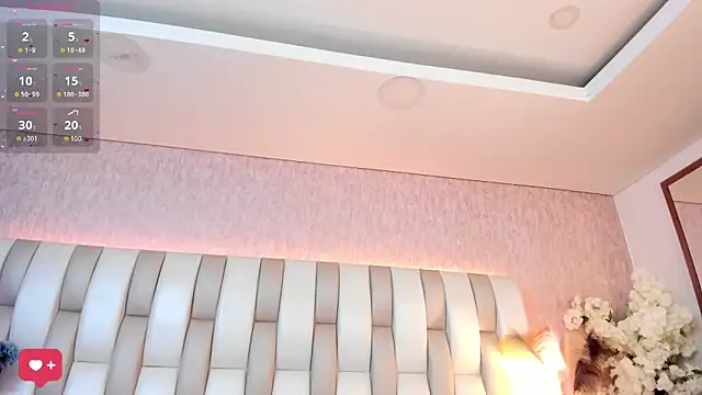 Rebeca jones online show from January 18, 2025, 12:26 pm