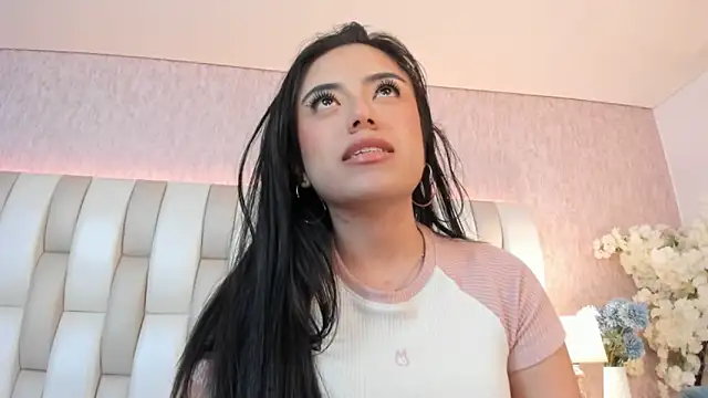 Rebeca jones online show from February 11, 2025, 4:24 pm