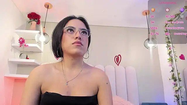 Rebeca jones online show from February 25, 2025, 1:06 pm