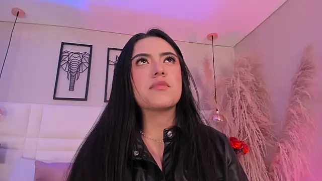 Rebeca jones online show from October 18, 2025, 12:39 pm