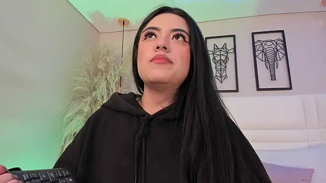 Rebeca jones online show from October 25, 2025, 12:23 pm