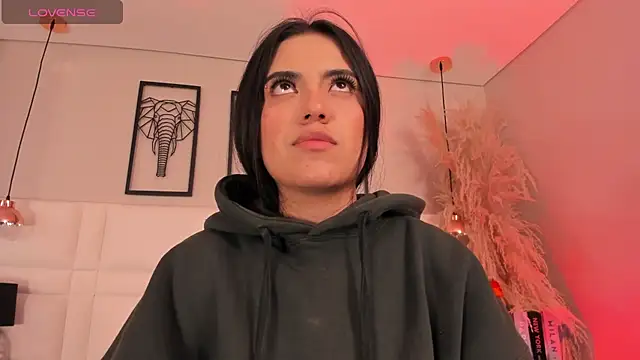 Rebeca jones online show from November 7, 2025, 12:38 pm