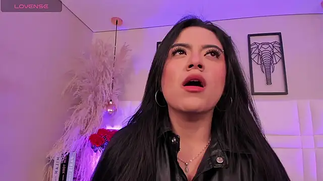 Rebeca jones online show from November 19, 2025, 12:05 pm