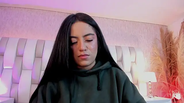 Rebeca jones online show from February 23, 2026, 12:24 pm