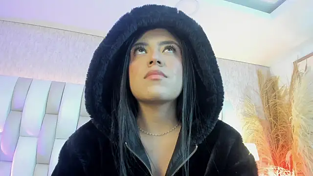 Rebeca jones online show from February 25, 2026, 12:04 pm