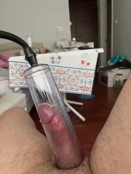 Snapshot of strange6696 chatting on February 27, 2025, 2:10 pm strange6696 online show from February 27, 2025, 2:10 pm