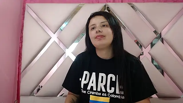 nathaly low1 online show from September 30, 2025, 3:22 am