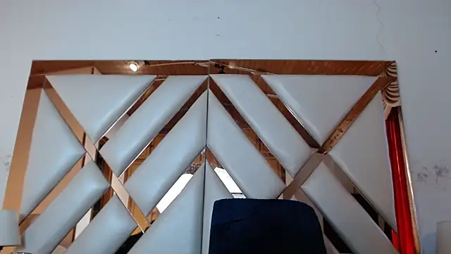 nathaly low1 online show from February 20, 2026, 1:11 pm