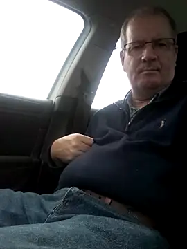 stiffandlubedxh online show from December 6, 2024, 7:32 am