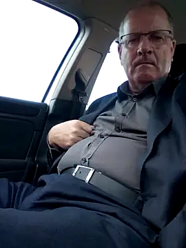 stiffandlubedxh online show from January 6, 2025, 8:50 pm