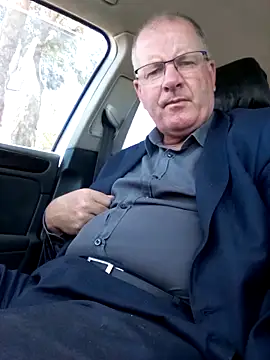 stiffandlubedxh online show from January 7, 2025, 2:20 am