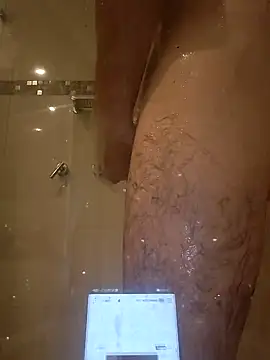 stiffandlubedxh online show from February 13, 2025, 8:24 pm