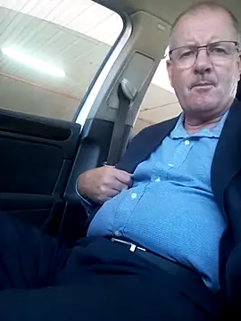 stiffandlubedxh online show from February 25, 2025, 7:20 am