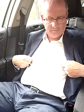 stiffandlubedxh online show from March 6, 2025, 1:58 am