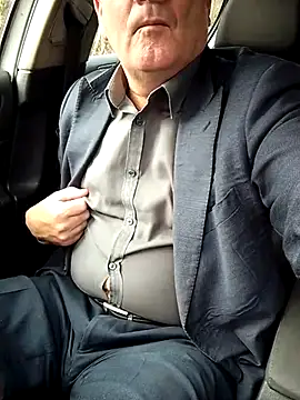 stiffandlubedxh online show from October 1, 2025, 10:05 pm